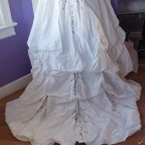 Wedding dress